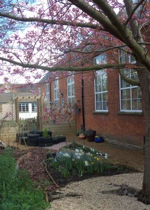 Carswell Community School's reflective sensory garden
