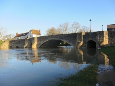 River Thames continues to rise