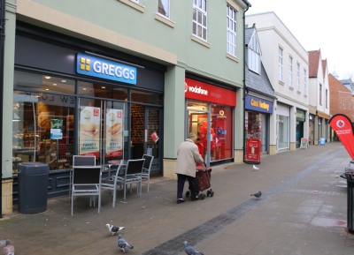 Pigeons enjoy food and the chance to co-operate