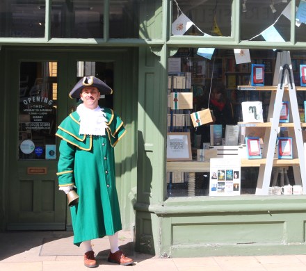 Town Crier announces Abingdon Jazz Festival
