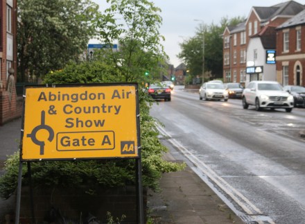 Town Crier announces Abingdon Jazz Festival