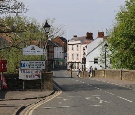 Abingdon Bridge on Easter Sunday