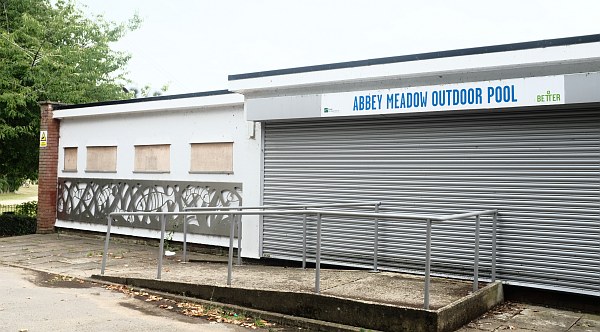 Open Air Pool Staying Closed