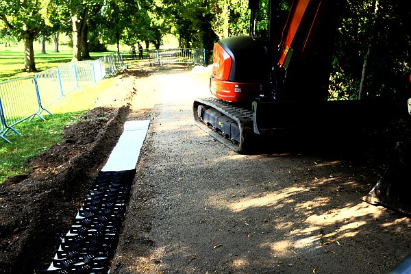 Cycle Path through Abbey Meadows