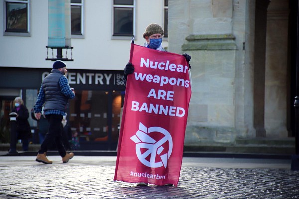  ban nuclear weapons