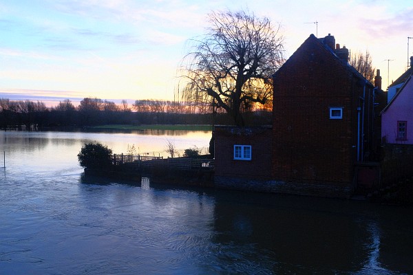 Sunrise over the Abingdon floodplain